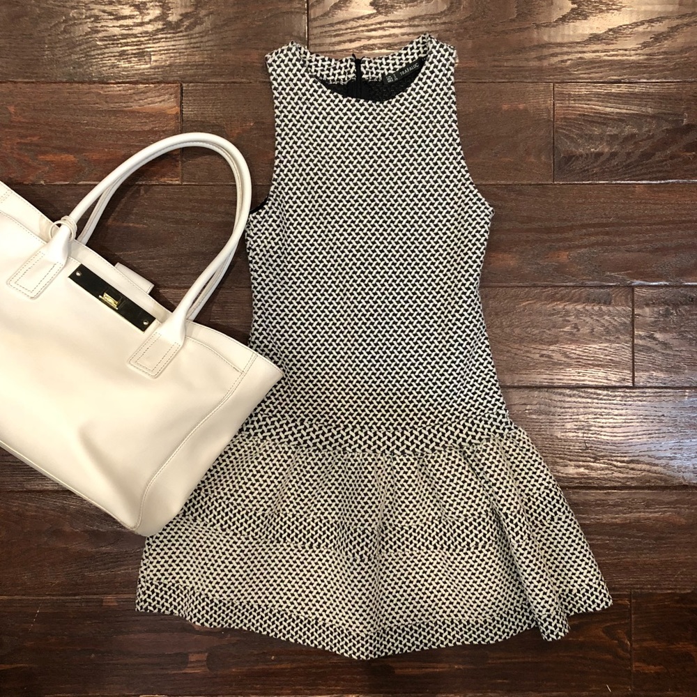 Zara dress with ruffle bottom